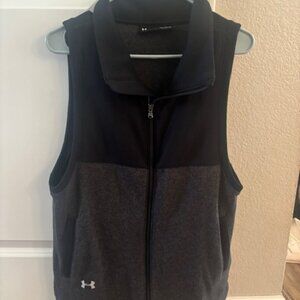 Under Armour Women's Vest Size Medium Black Gray Fleece Loose Fit Cold Gear